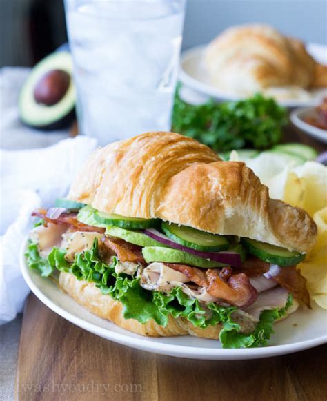 Turkey Bacon Avocado Croissant (4412.4) - calories, carbs, nutrition