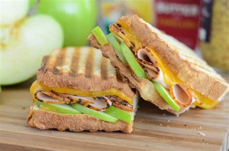 Turkey Cheddar Apple Panini (9255.1) - calories, carbs, nutrition