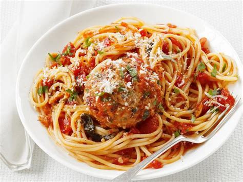 Turkey Meatballs with Pasta and Salad - calories, carbs, nutrition