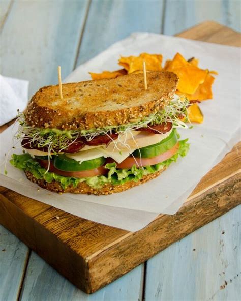 Turkey Saga Club Sandwich - calories, carbs, nutrition