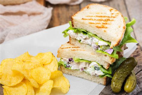 Turkey Sandwich & Garden Salad Bundle - calories, carbs, nutrition