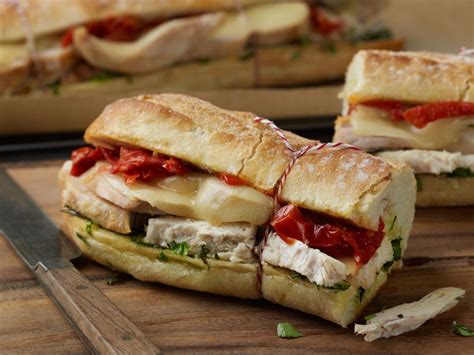 Tuscan Chicken on Sandwich Thin - calories, carbs, nutrition