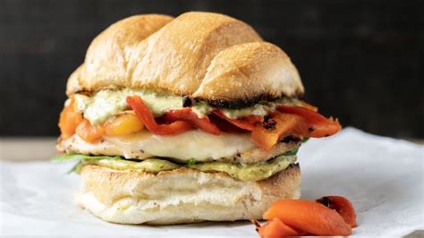 Tuscan Pesto Grilled Chicken Sandwich - calories, carbs, nutrition