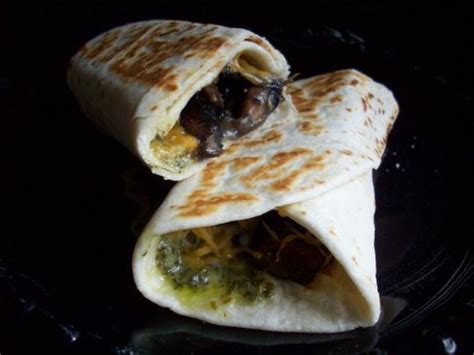 Tuscan Pesto Portobello Wrap - calories, carbs, nutrition