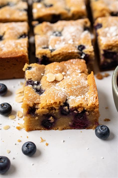 Vanilla & Blueberry Blondie - calories, carbs, nutrition