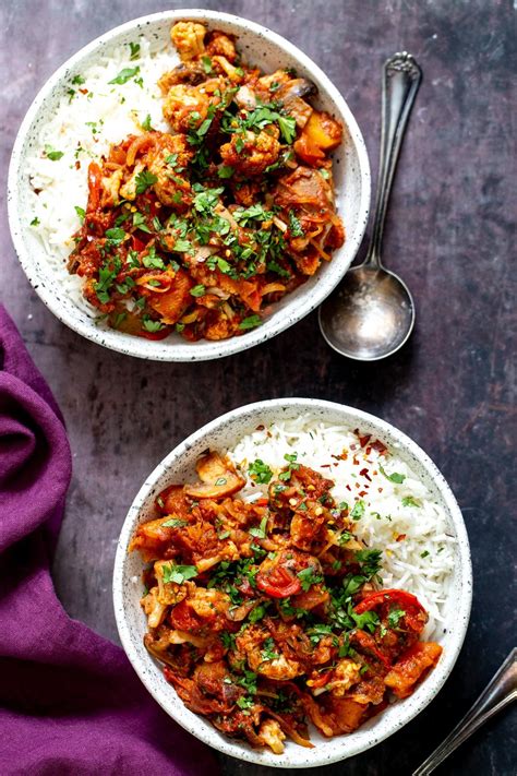 Vegetable and Chick Pea Balti served with Basmati Rice - calories, carbs, nutrition