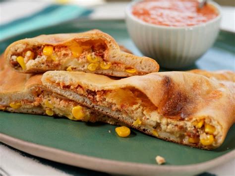 Vegetable Calzone - calories, carbs, nutrition