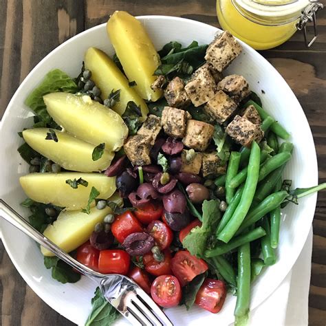 Vegetable Salad Nicoise - calories, carbs, nutrition