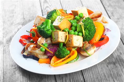 Vegetable Salad with Baked Tofu - calories, carbs, nutrition