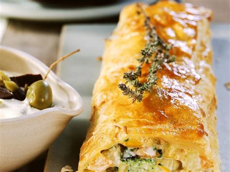 Vegetable Strudel Marinara - calories, carbs, nutrition