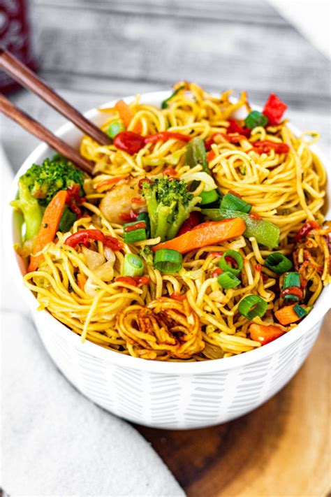 Vegetarian Chow Mein - calories, carbs, nutrition