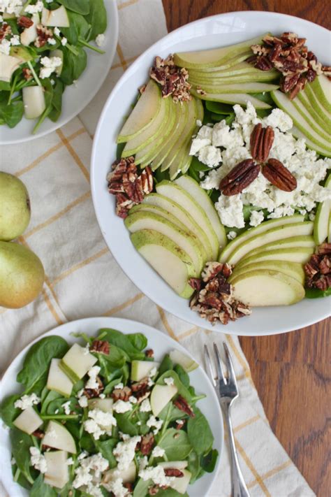 Vegetarian Lasagna with Spinach Salad, Pears Toasted Pecans - calories, carbs, nutrition