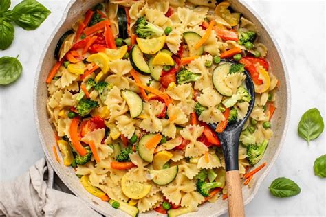 Vegetarian Pasta Primavera - calories, carbs, nutrition