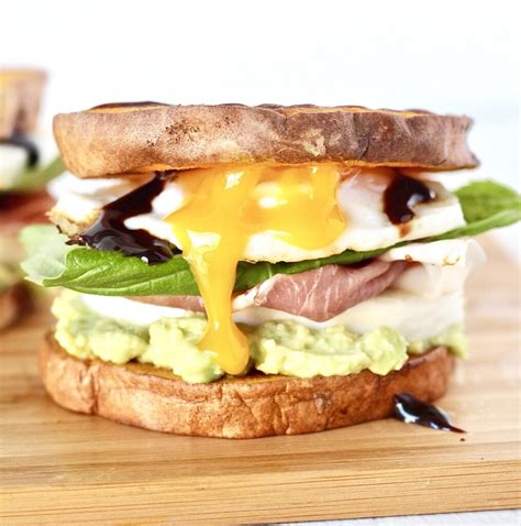 Veggie Artisan Breakfast Sandwich - calories, carbs, nutrition