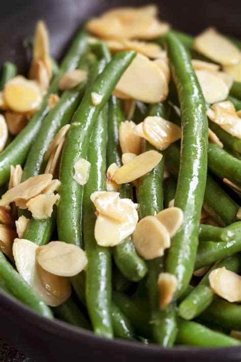 Whole Green Beans Almondine - calories, carbs, nutrition