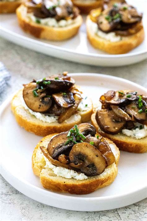 Wild Mushroom Crostini - calories, carbs, nutrition