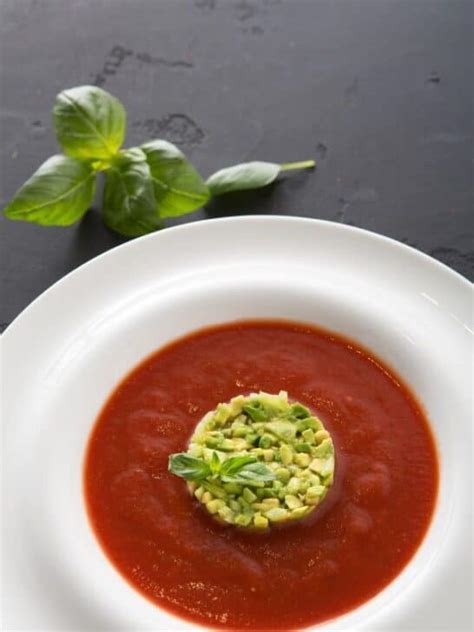 Yellow Tomato and Avocado Soup - calories, carbs, nutrition